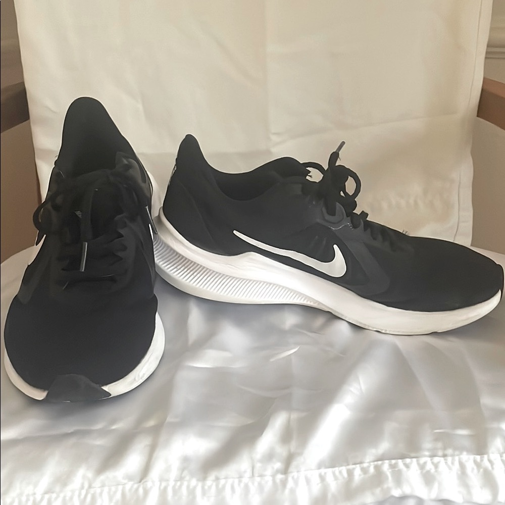 Nike - like new running shoes.